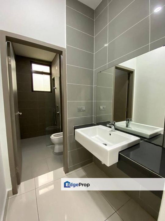 Freehold double storey corner lot cluster house renovated at canal garden south horizon hill, Johor, Horizon Hills