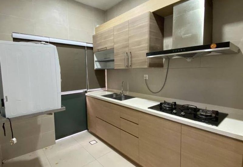 Freehold double storey corner lot cluster house renovated at canal garden south horizon hill