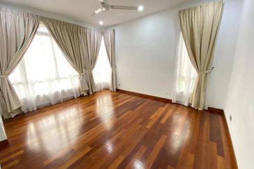 Freehold double storey corner lot cluster house renovated at canal garden south horizon hill