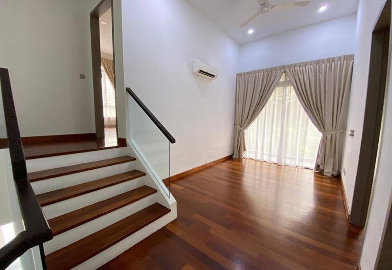 Freehold double storey corner lot cluster house renovated at canal garden south horizon hill