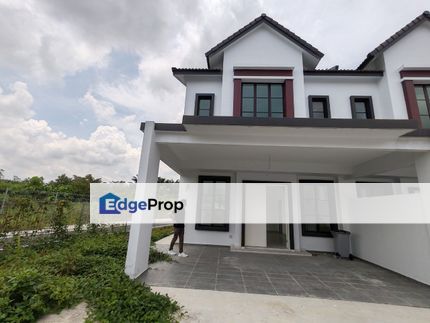 Freehold double storey end lot with land and guarded at st marco park kulai, Johor, Kulai