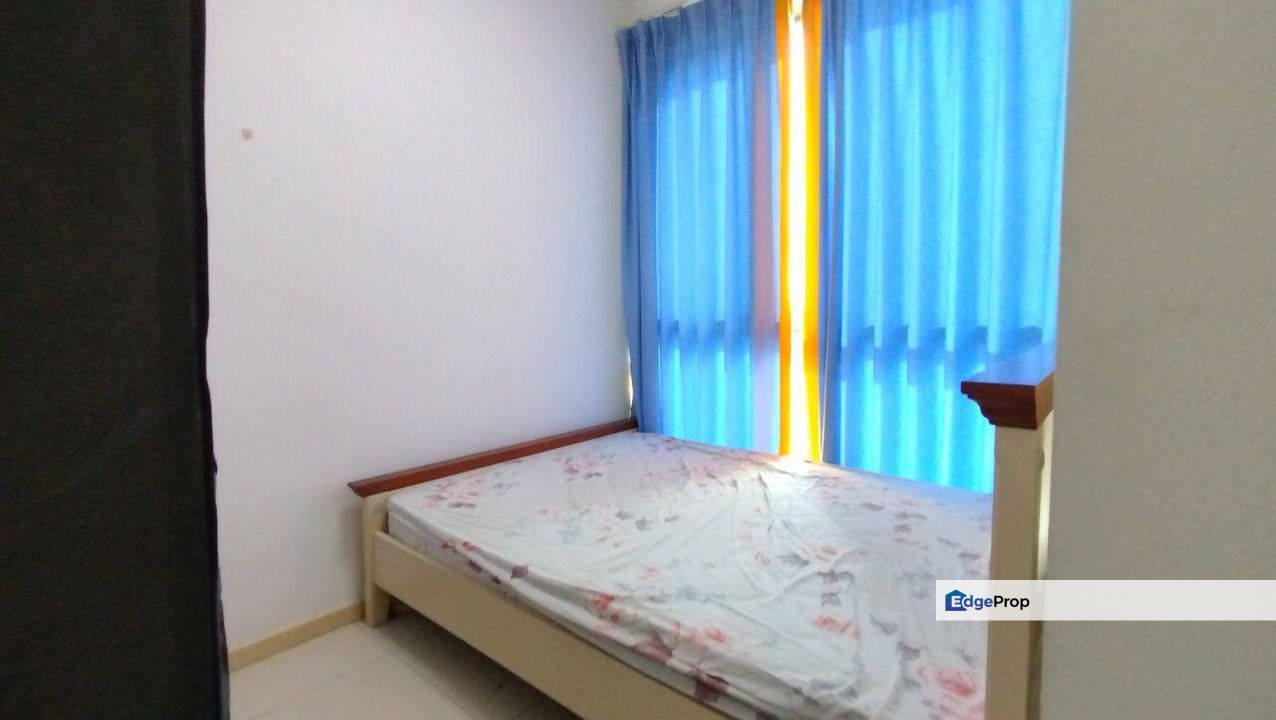 Fully furniture 2 room service apartment at macrolink medini, Johor, 