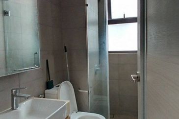 The M @ Medini Macrolink