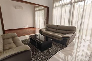 Freehold double storey corner lot with big land and renovated at horizon hill canal garden south iskandar puteri