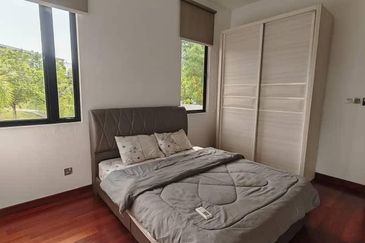 Freehold double storey corner lot with big land and renovated at horizon hill canal garden south iskandar puteri