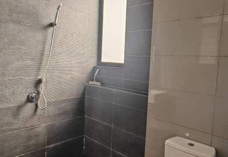 Freehold double storey corner lot with big land and renovated at horizon hill canal garden south iskandar puteri