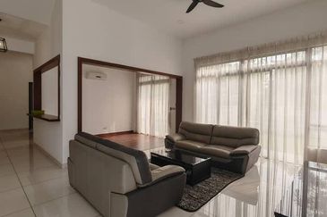 Freehold double storey corner lot with big land and renovated at horizon hill canal garden south iskandar puteri