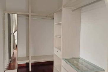 Freehold double storey corner lot with big land and renovated at horizon hill canal garden south iskandar puteri