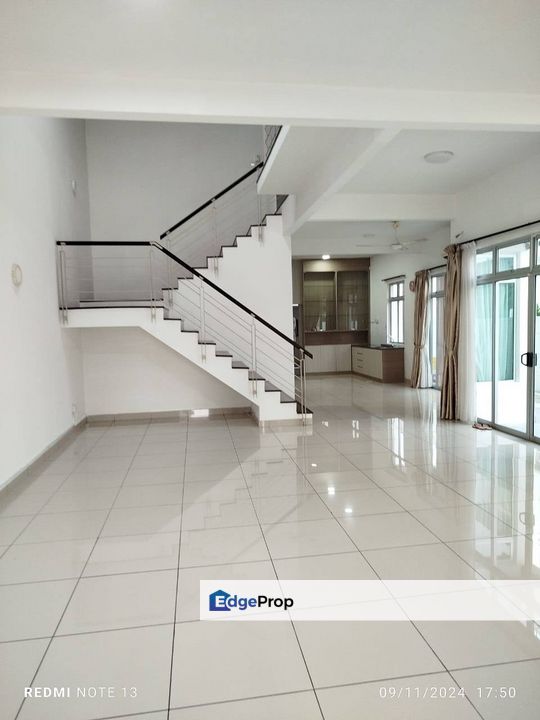 Freehold double storey cluster house renovated at taman nusa duta iskandar puteri, Johor, Johor Bahru