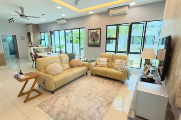 Freehold double storey cluster renovated at the green horizon hill iskandar puteri