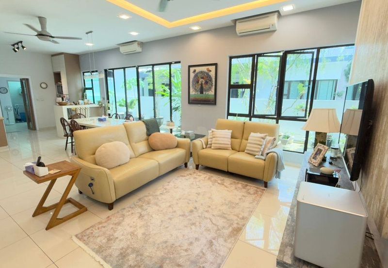 Freehold double storey cluster renovated at the green horizon hill iskandar puteri