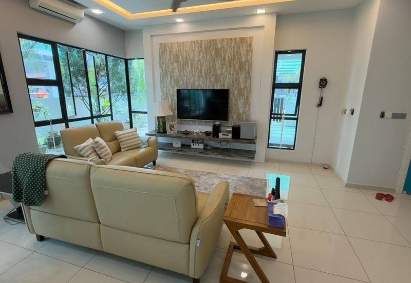 Freehold double storey cluster renovated at the green horizon hill iskandar puteri