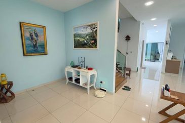 Freehold double storey cluster renovated at the green horizon hill iskandar puteri