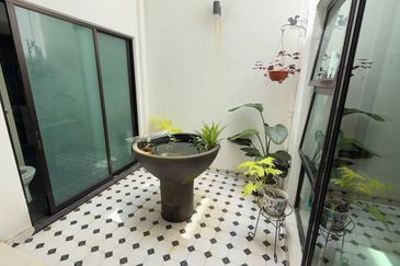 Freehold double storey cluster renovated at the green horizon hill iskandar puteri