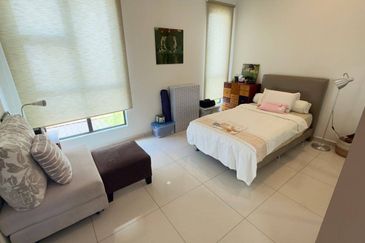 Freehold double storey cluster renovated at the green horizon hill iskandar puteri