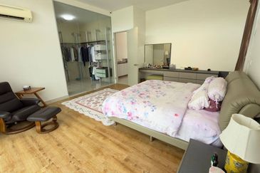 Freehold double storey cluster renovated at the green horizon hill iskandar puteri