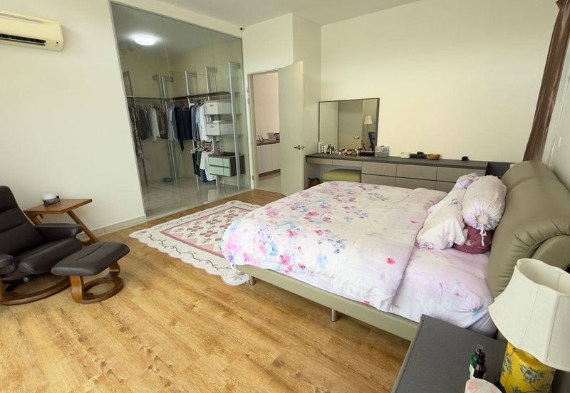 Freehold double storey cluster renovated at the green horizon hill iskandar puteri