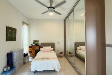 Freehold double storey cluster renovated at the green horizon hill iskandar puteri