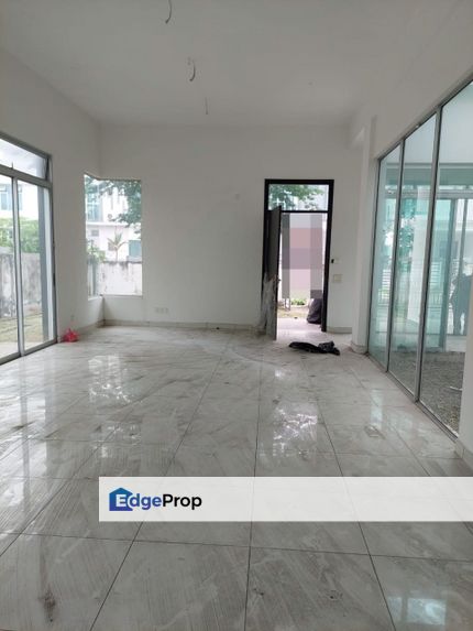 Freehold double storey semi d at taman nusa duta iskandar puteri, Johor, Johor Bahru