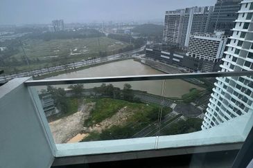 The M @ Medini Macrolink