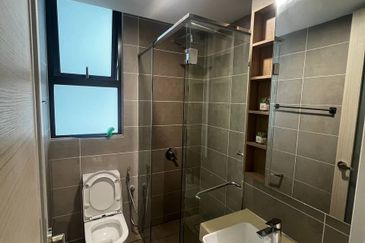 The M @ Medini Macrolink