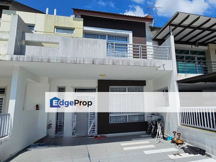 Freehold double storey guarded and renovated unit in setia eco garden gelang patah, Johor, Gelang Patah