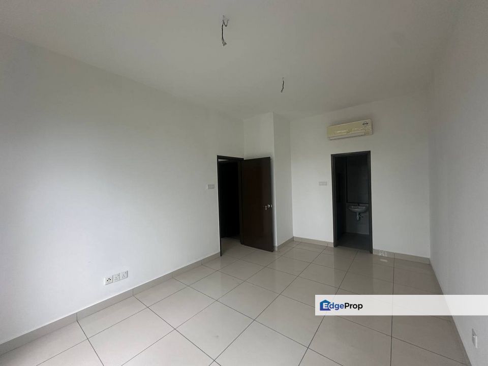 Freehold full loan 8 scapre residence service apartment dual key at perling iskandar puteri, Johor, Johor Bahru