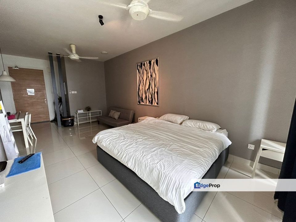 Freehold teega suites renovated and fully furniture unit in puteri harbour, Johor, 