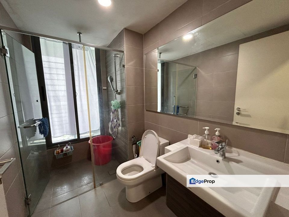 Freehold teega suites renovated and fully furniture unit in puteri harbour, Johor, 