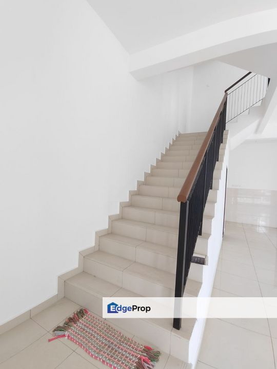 Freehold 3 storey cluster house guarded at taman nusa sentral iskandar puteri, Johor, Nusajaya