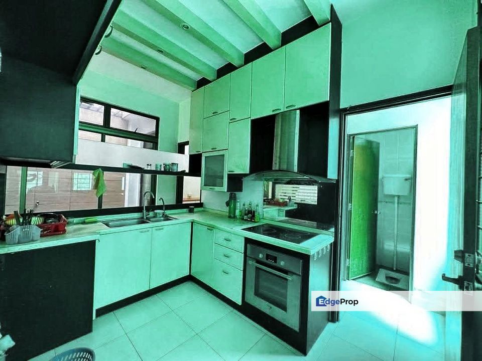 Freehold double storey cluster house renovated and guarded at taman sutera utama skudai, Johor, Skudai