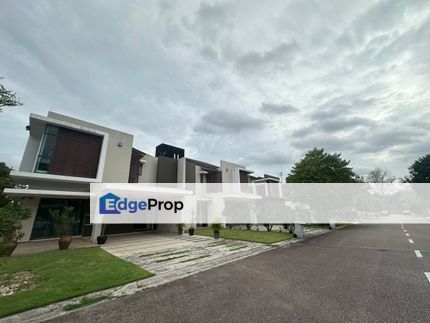 Freehold double storey semi d renovated and guarded at east ledang iskandar puteri, Johor, Nusajaya