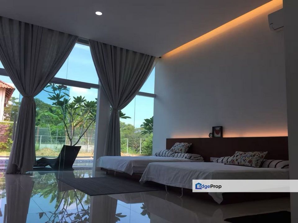 Freehold double storey bungalow renovated and guarded at leisure farm iskandar puteri, Johor, Gelang Patah