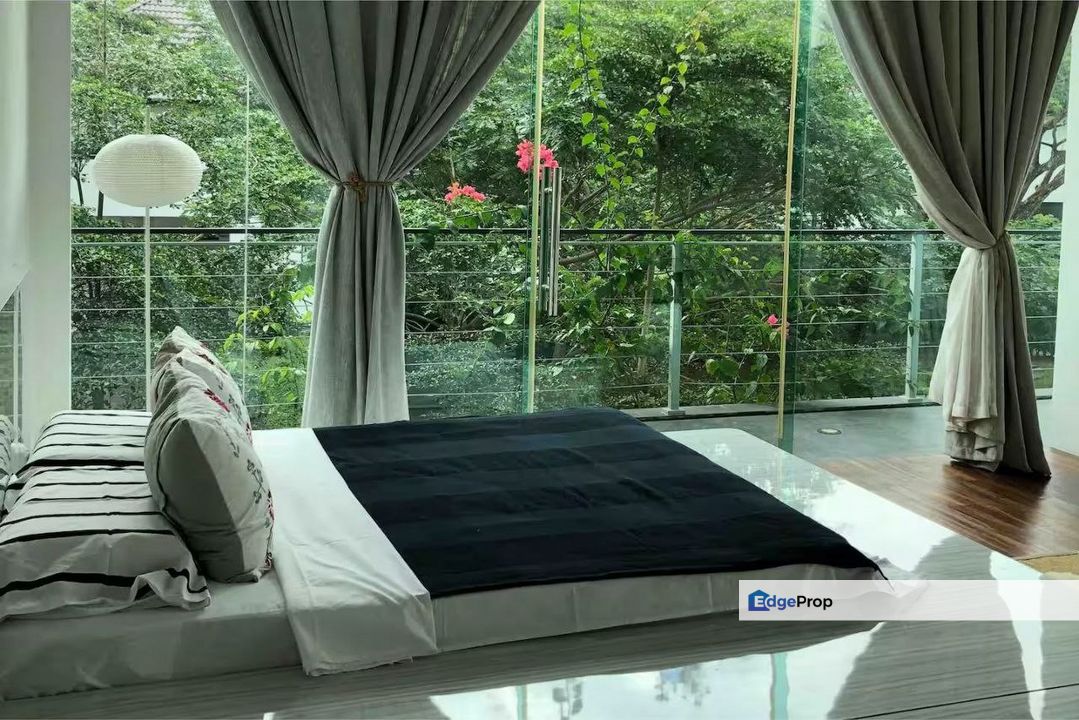 Freehold double storey bungalow renovated and guarded at leisure farm iskandar puteri, Johor, Gelang Patah