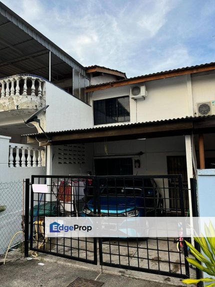 Freehold double storey low cost renovated for sales in hang jebat skudai baru, Johor, Skudai