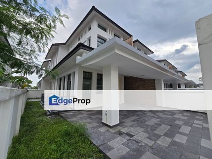 Freehold double storey cluster house renovated and guarded at eco botanic, Johor, Nusajaya