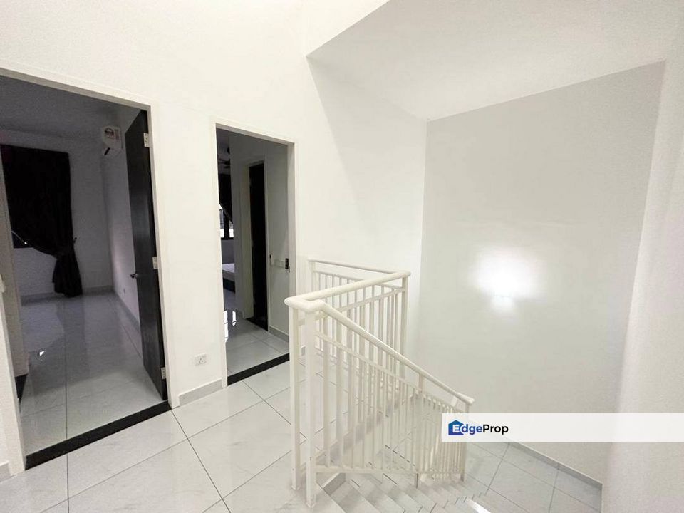 Freehold 2.5 storey superlink renovated and guarded at eco botanic iskandar puteri, Johor, Nusajaya
