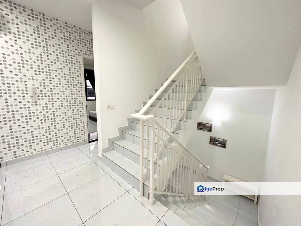 Freehold 2.5 storey superlink renovated and guarded at eco botanic iskandar puteri, Johor, Nusajaya