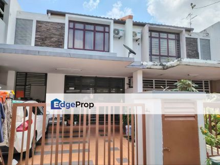 Freehold double storey landed renovated and guarded at rini height mutiara rini, Johor, Skudai