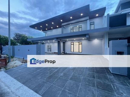 Freehold double storey cluster house renovated and guarded at taman gaya ulu tiram, Johor, Ulu Tiram