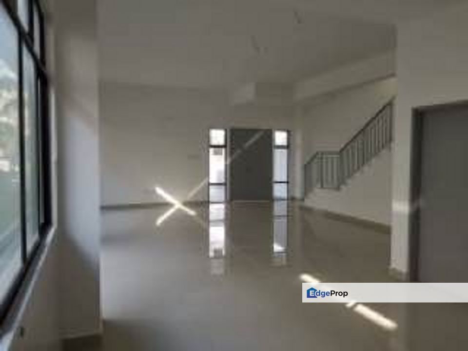 Freehold double storey cluster house renovated and guarded at pulai hijauan skudai, Johor, Kangkar Pulai