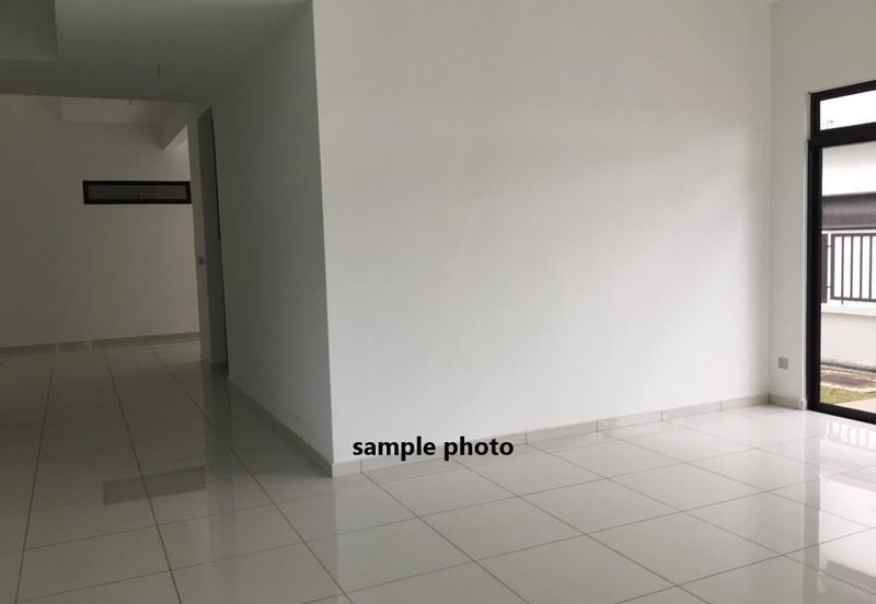 Freehold double storey cluster house guarded at the green horizon hill iskandar puteri