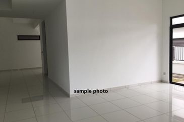 Freehold double storey cluster house guarded at the green horizon hill iskandar puteri