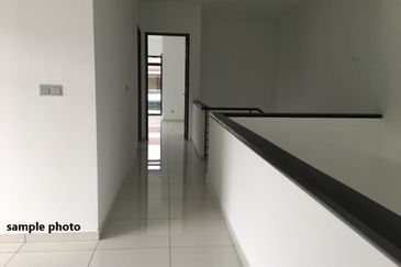 Freehold double storey cluster house guarded at the green horizon hill iskandar puteri