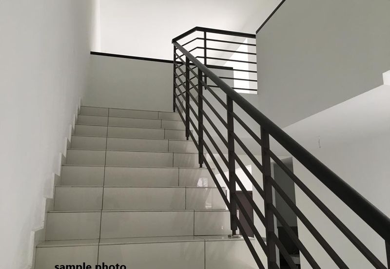 Freehold double storey cluster house guarded at the green horizon hill iskandar puteri