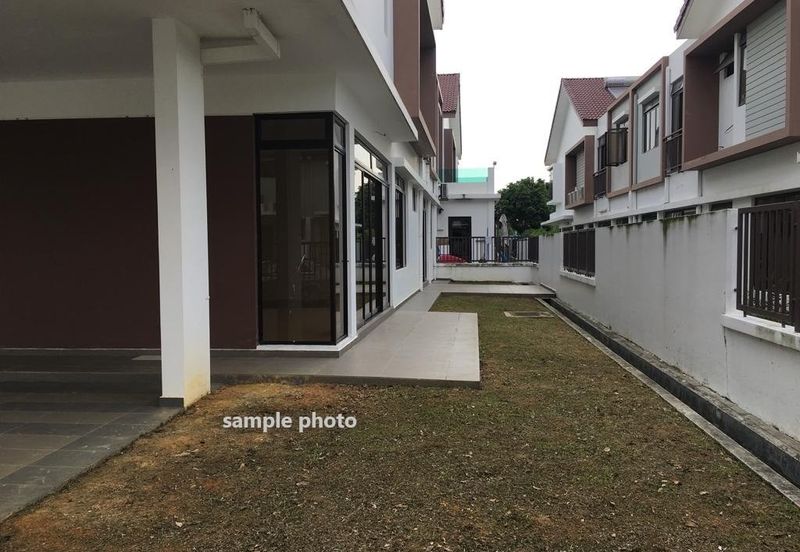 Freehold double storey cluster house guarded at the green horizon hill iskandar puteri