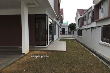 Freehold double storey cluster house guarded at the green horizon hill iskandar puteri