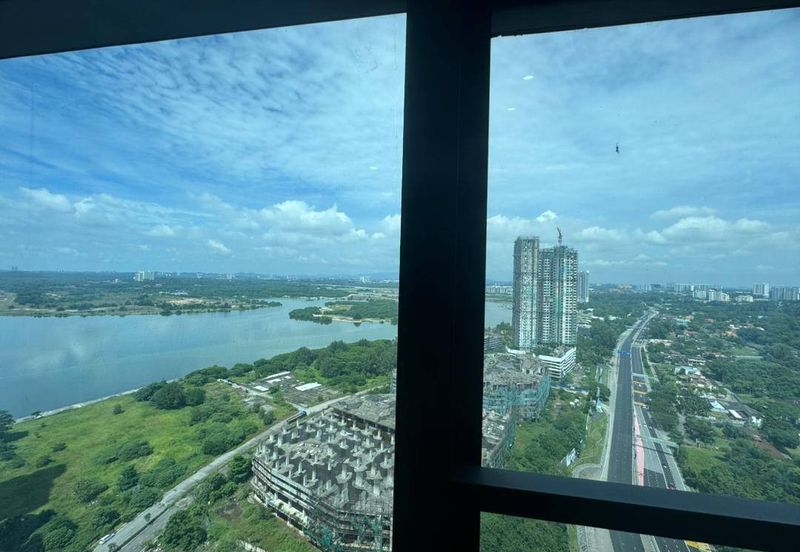 Baypoint @ Country Garden Danga Bay