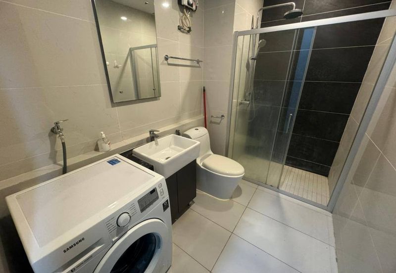 Baypoint @ Country Garden Danga Bay