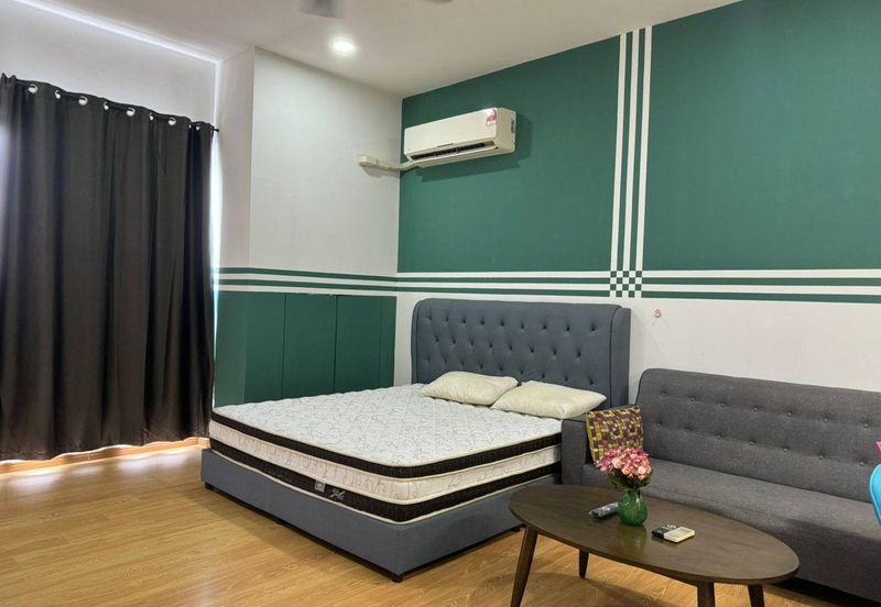 Baypoint @ Country Garden Danga Bay